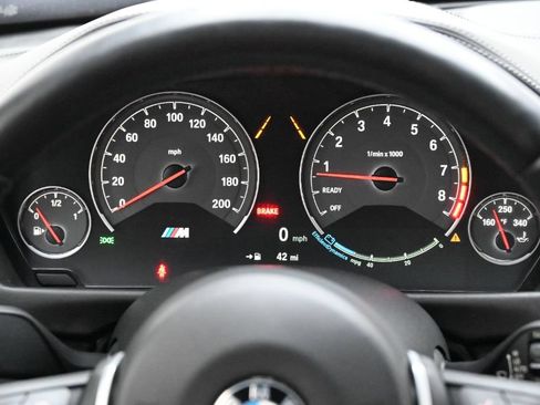 Used 2018 BMW M3 RWD image 26
