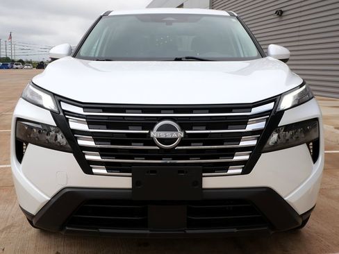Used 2024 Nissan Rogue SV AWD/4WD image 4