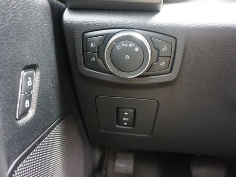 Used 2017 Ford F150 XLT w/ Equipment Group 302A Luxury AWD/4WD image 4