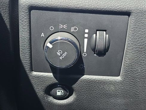 Used 2018 Jeep Grand Cherokee Limited image 26