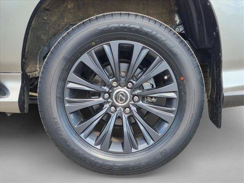 Certified 2023 Lexus GX 460 Premium w/ Accessory Package AWD/4WD image 24