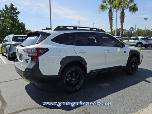 Used 2022 Subaru Outback Wilderness AWD/4WD image 5