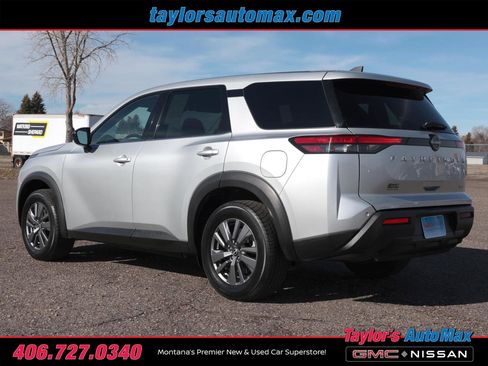 Used 2024 Nissan Pathfinder S image 39