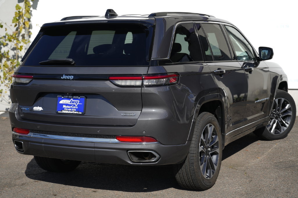 Used 2023 Jeep Grand Cherokee Overland AWD/4WD image 3