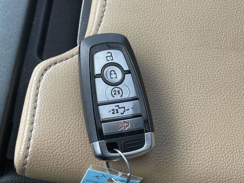 Used 2022 Ford F150 Lariat image 28