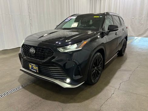 Certified 2024 Toyota Highlander XSE AWD/4WD image 8