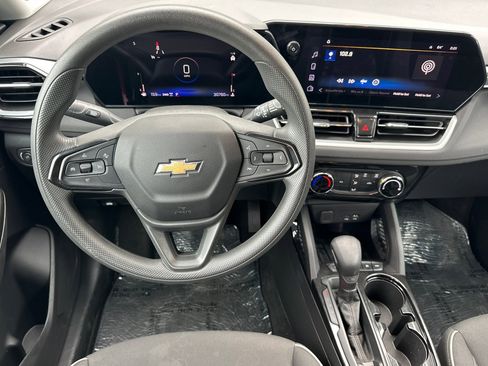 Used 2024 Chevrolet TrailBlazer LT image 11