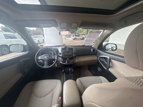 Used 2012 Toyota RAV4 FWD V6 w/ Upgrade Value Pkg image 19