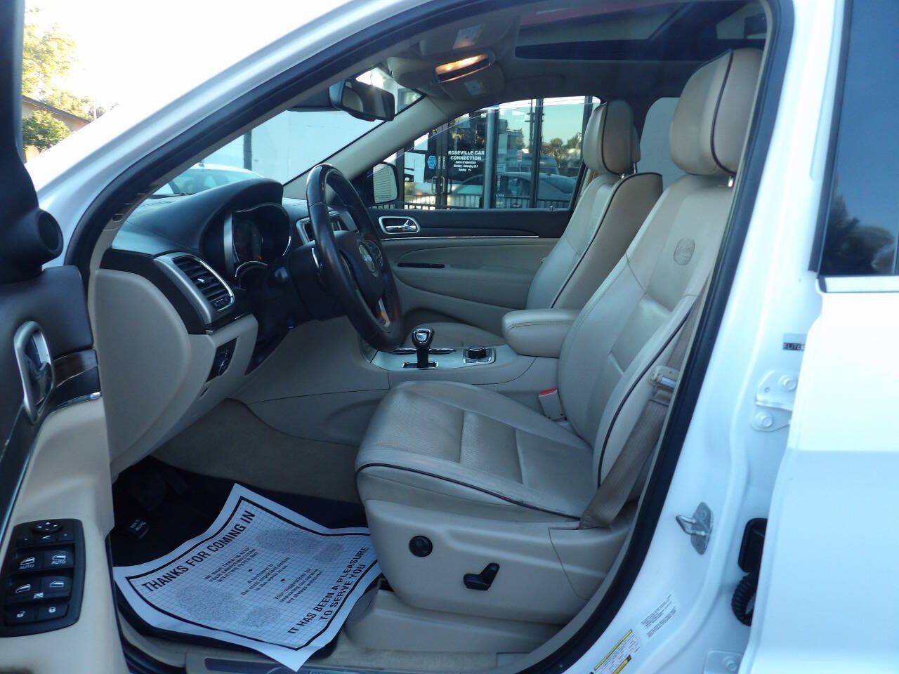 Used 2014 Jeep Grand Cherokee Overland w/ Advanced Technology Group AWD/4WD image 9