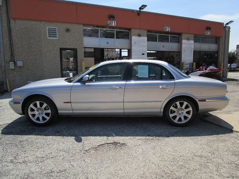 Used 2004 Jaguar XJ8 RWD image 6