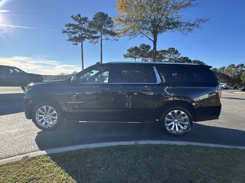 Used 2024 Chevrolet Suburban Premier w/ Advanced Technology Package image 7