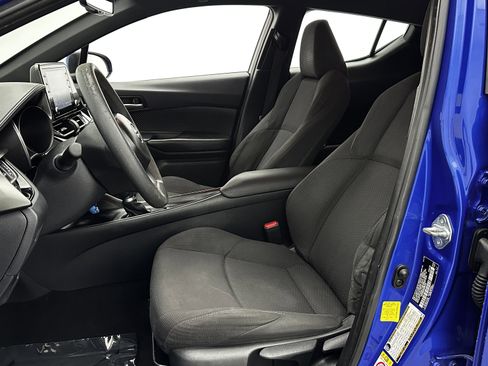 Used 2019 Toyota C-HR LE image 12