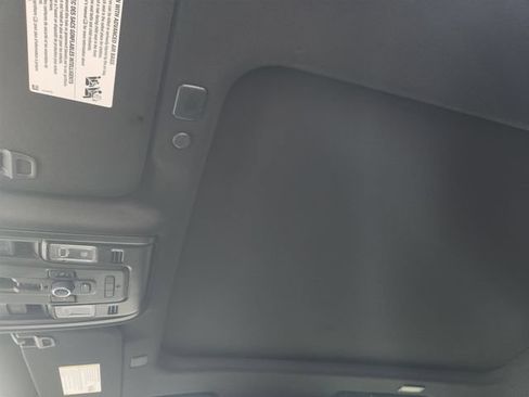 Used 2022 GMC Yukon XL Denali AWD/4WD image 25