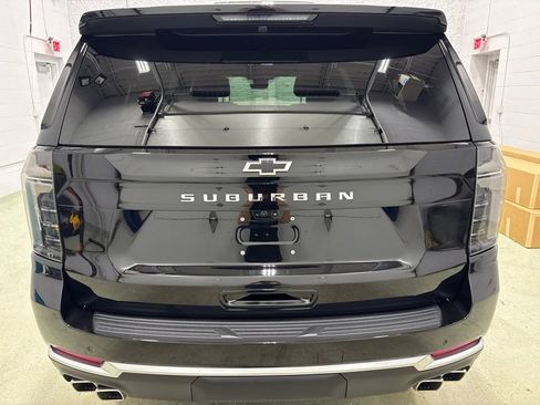Used 2026 Chevrolet Suburban High Country AWD/4WD image 5