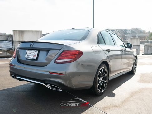 Used 2017 Mercedes-Benz E 300 4MATIC w/ Premium 2 Package image 7
