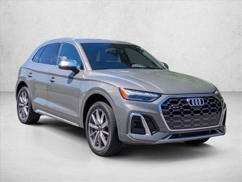Used 2023 Audi SQ5 Prestige w/ Prestige Package AWD/4WD image 3