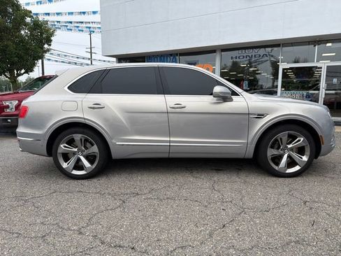 Used 2018 Bentley Bentayga AWD/4WD image 4