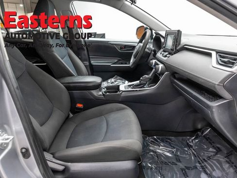 Used 2019 Toyota RAV4 LE w/ All Weather Liner Package AWD/4WD image 24