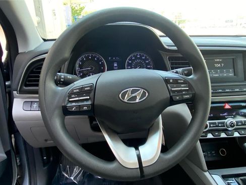 Used 2020 Hyundai Elantra SE FWD image 34