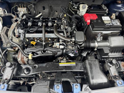 Used 2018 Nissan Kicks SV FWD image 35