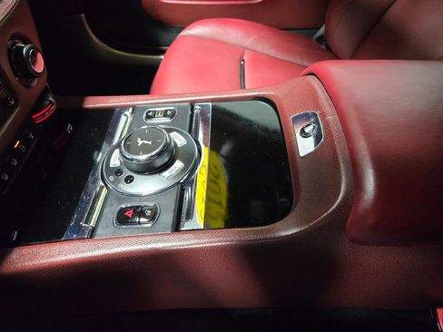 Used 2015 Rolls-Royce Wraith image 28