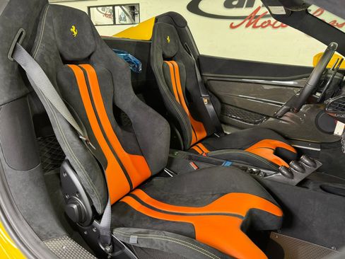 Used 2015 Ferrari 458 Speciale A image 27