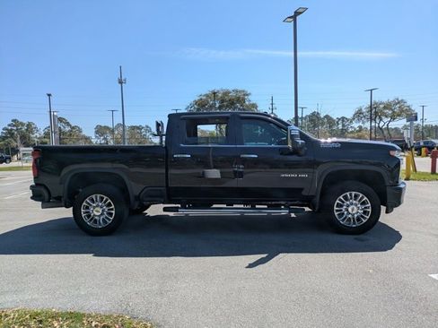 Used 2022 Chevrolet Silverado 3500 High Country w/ Z71 Off-Road Package image 4