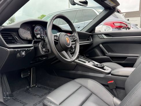 Used 2023 Porsche 911 Targa 4S AWD/4WD image 2