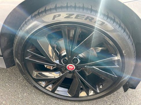 Used 2023 Jaguar I-PACE HSE image 10