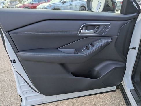 New 2026 Nissan Rogue Platinum w/ Tech Package AWD/4WD image 11