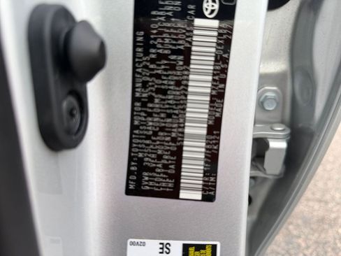 Used 2025 Toyota Corolla LE image 27