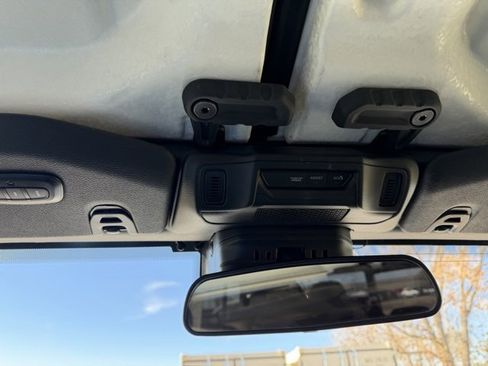 Used 2024 Jeep Gladiator Sport image 34