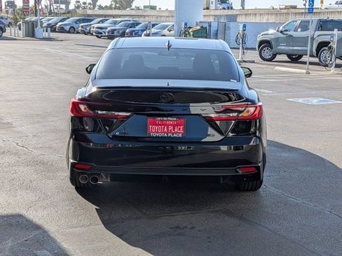 Used 2025 Toyota Camry SE FWD image 9