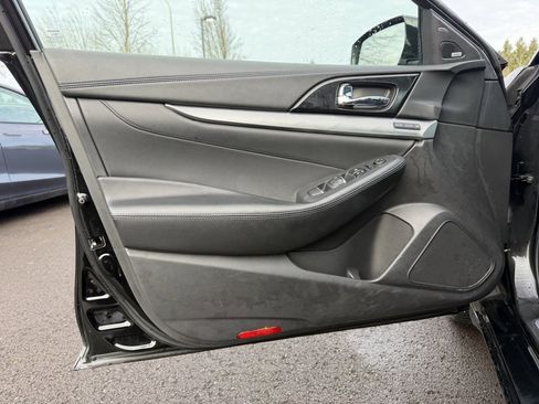 Used 2018 Nissan Maxima SR w/ Midnight Edition image 13