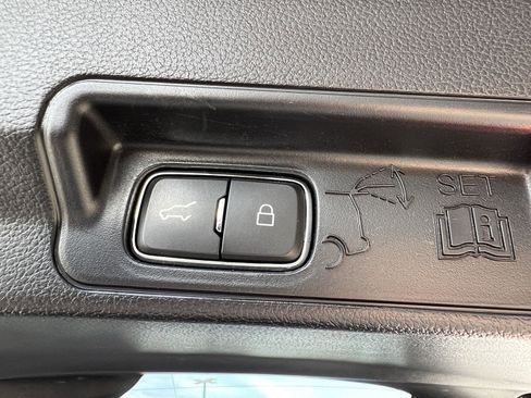 Used 2021 Ford Explorer XLT w/ Equipment Group 202A AWD/4WD image 58