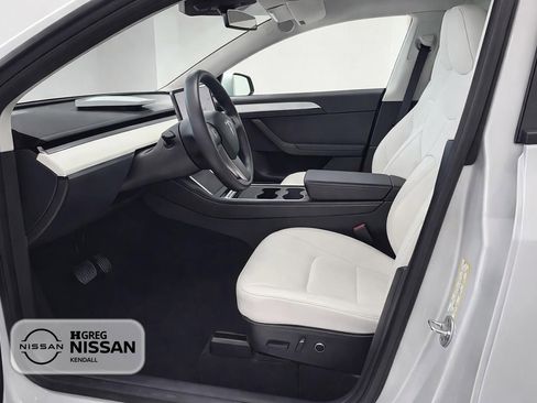Used 2023 Tesla Model Y Long Range AWD/4WD image 7