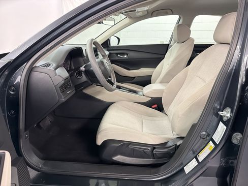 Certified 2024 Honda Accord LX image 5