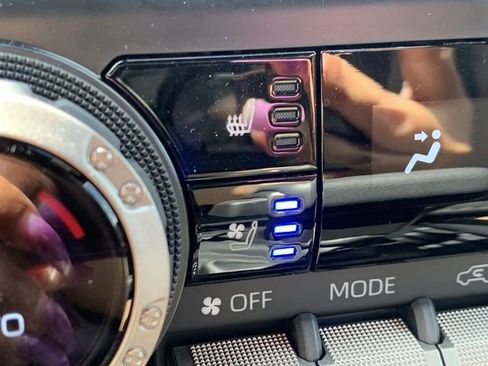 Certified 2025 Toyota 4Runner Limited image 29