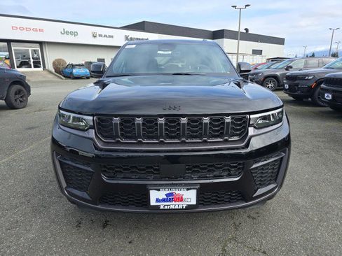 New 2026 Jeep Grand Cherokee Altitude image 8