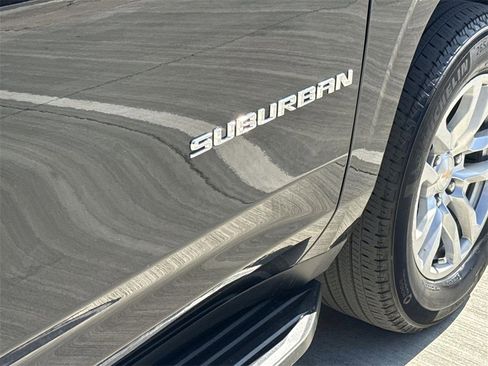 Used 2024 Chevrolet Suburban LS image 29