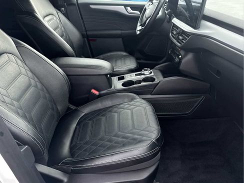 Used 2023 Ford Escape Platinum w/ Premium Technology Package image 19