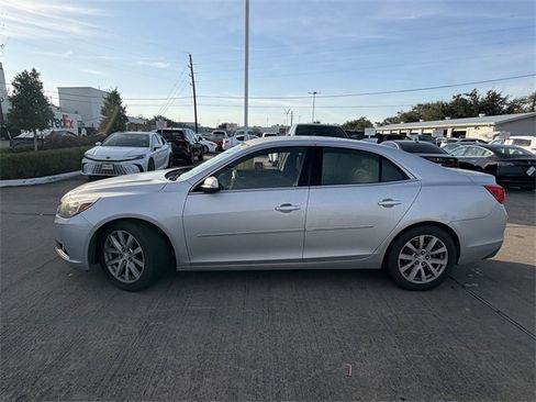 Used 2015 Chevrolet Malibu LT image 8
