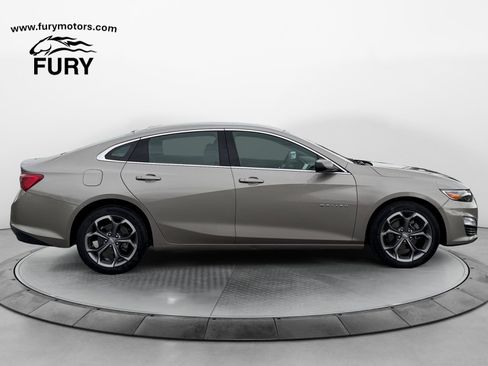 Used 2024 Chevrolet Malibu LT FWD image 2