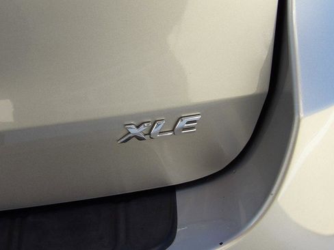 Used 2020 Toyota Sienna XLE image 29