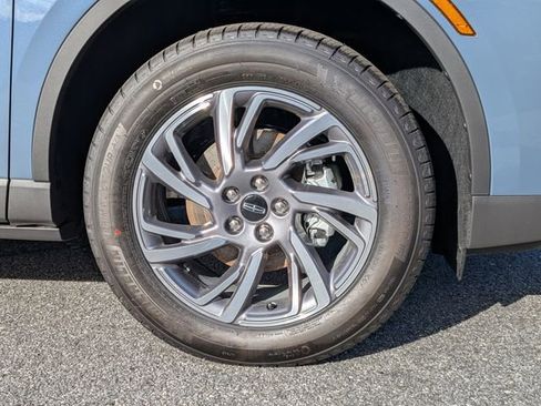 New 2026 Lincoln Corsair Premiere image 10