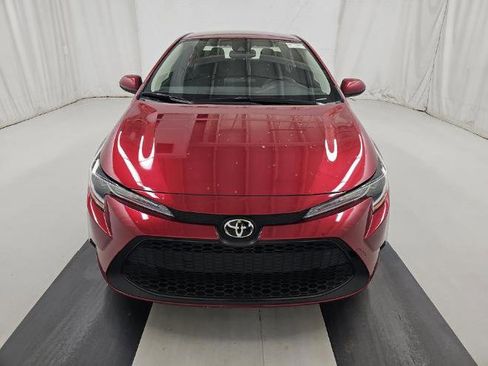 Used 2022 Toyota Corolla LE FWD image 2