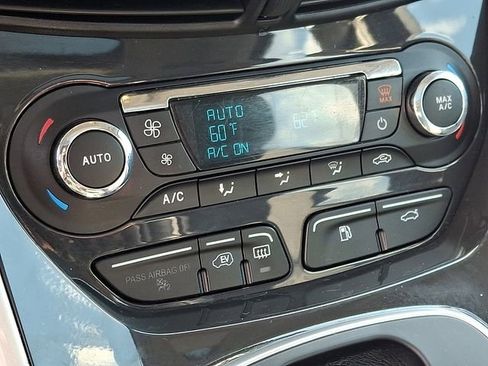 Used 2016 Ford C-MAX Energi SEL w/ Equipment Group 302A FWD image 16