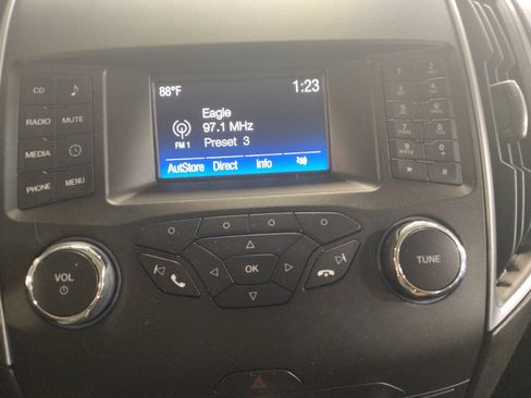 Used 2017 Ford Edge SE FWD image 25