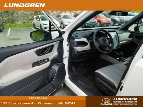Certified 2025 Subaru Forester Premium AWD/4WD image 9