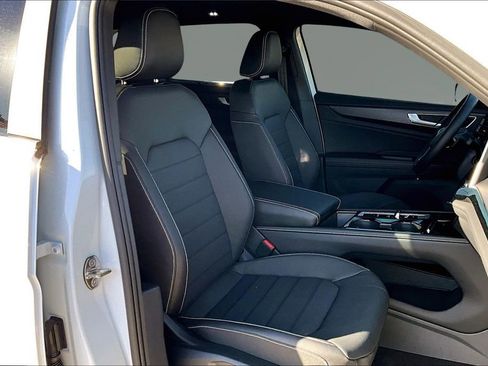New 2026 Volkswagen Atlas Cross Sport SEL AWD/4WD image 11